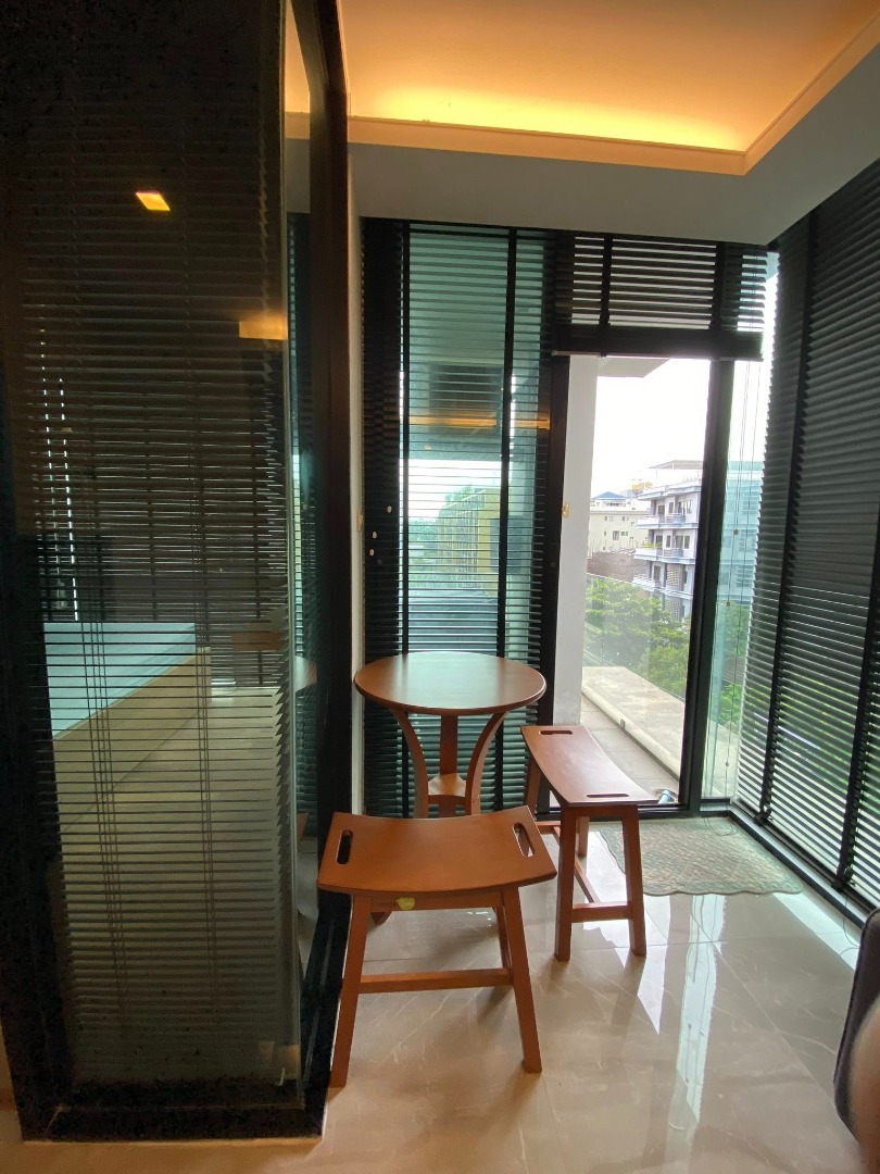 For RentCondoWitthayu, Chidlom, Langsuan, Ploenchit : 🔥Urgent Rental🔥 Socio Ruamrudee, beautiful room, fully furnished, ready to move in.