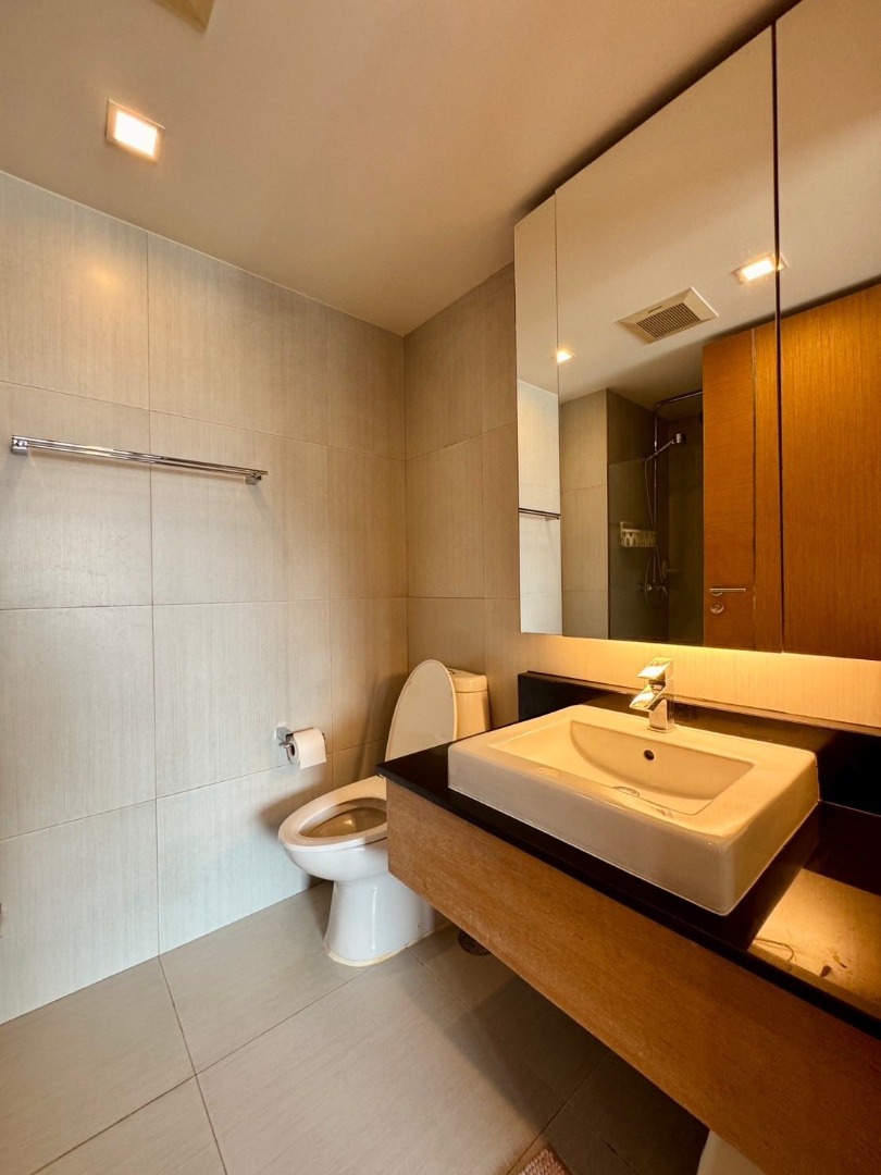 For RentCondoWitthayu, Chidlom, Langsuan, Ploenchit : 🔥Urgent Rental🔥 Socio Ruamrudee, beautiful room, fully furnished, ready to move in.