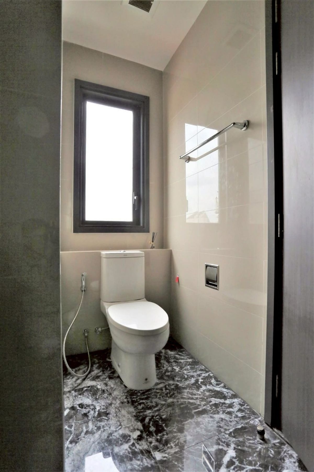 For RentCondoSukhumvit, Asoke, Thonglor : ✅ EDSK120 ✅ Line : @p2nproperty