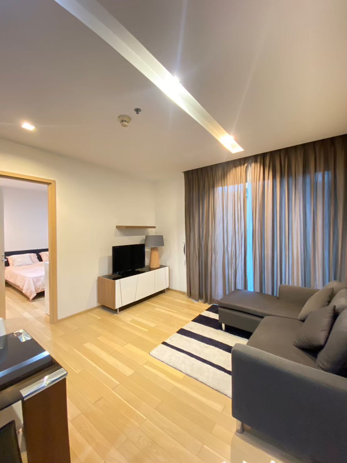 ให้เช่าคอนโดสุขุมวิท อโศก ทองหล่อ : ปล่อยเช่าคอนโด Siri at Sukhumvit 1-BR เฟอร์+เครื่องใช้ไฟฟ้าครบ BTS Skywalk into Condo 🚆BTS ทองหล่อ