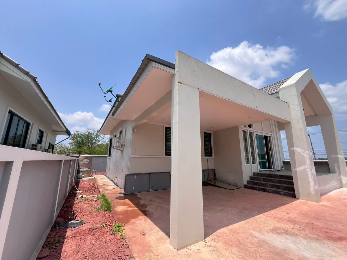 For SaleHouseRatchaburi : Single house for sale, Maple Home Ku Bua, Mueang District, Ratchaburi, Nordic style, first single story, corner house. Location next to the main road