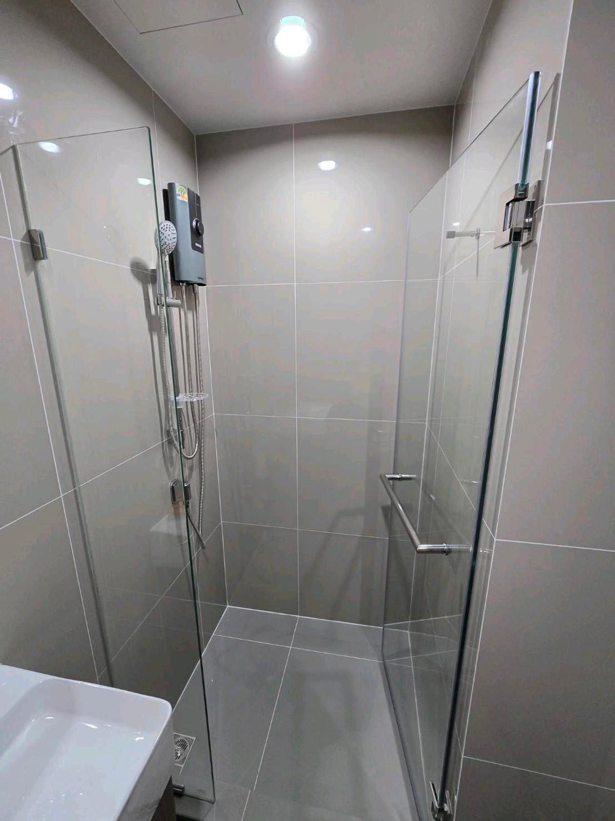 ให้เช่าคอนโดเสรีไทย-นิด้า : ให้เช่าคอนโดใหม่ ชั้นสูง วิวสวย