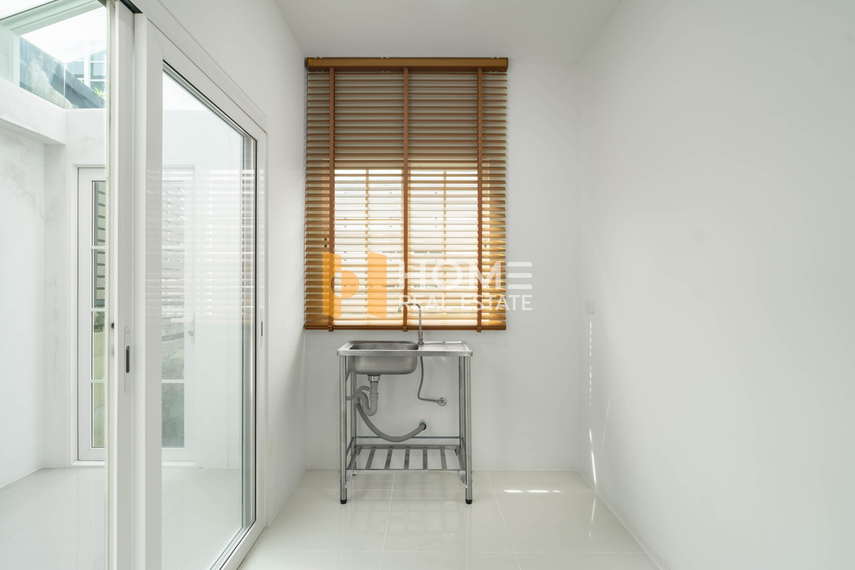 ขายบ้านท่าพระ ตลาดพลู วุฒากาศ : 🚨 โอกาสสุดท้าย! หลังมุมแปลงสวย ไม่เคยเข้าอยู่ สภาพดีมาก รีบก่อนหลุดมือ🔥 โกลเด้น นีโอ สาทร / 4 ห้องนอน (ขาย), Golden Neo Sathorn / 4 Bedrooms (FOR SALE) BALL012