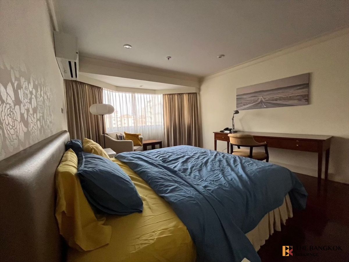 For SaleCondoSukhumvit, Asoke, Thonglor : Spacious, airy comfortable unit at Baan Suanpetch near BTS Phrom Phong