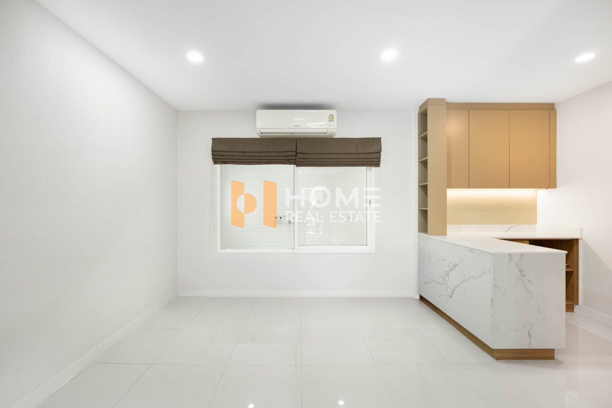 ขายบ้านบางแค เพชรเกษม : บ้านเดี่ยวคุณภาพ✨ ราคาที่ดีที่สุดของย่านนี้🏡 เซนโทร สาทร - กัลปพฤกษ์ / 4 ห้องนอน (ขาย), Centro Sathorn - Kallapaphruek / 4 Bedrooms (FOR SALE) BALL010