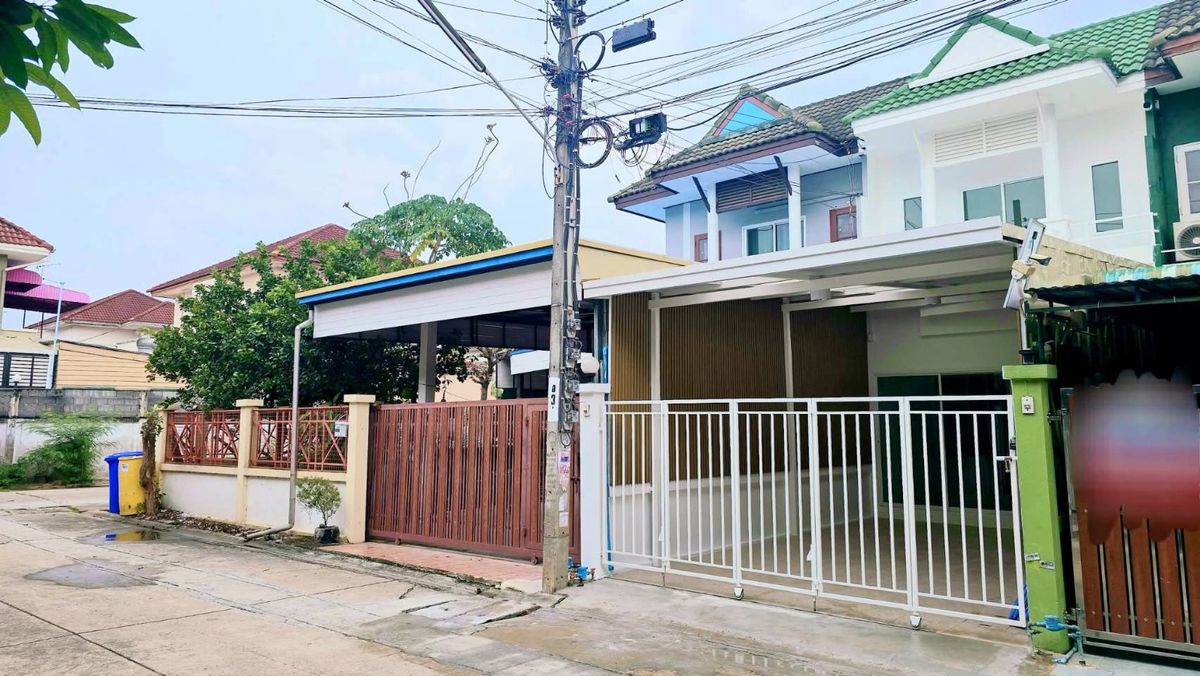ขายทาวน์โฮมนนทบุรี บางใหญ่ บางบัวทอง : ขาย ทาวน์เฮ้าส์ 3 นอน 2 น้ำ 20 ตรว. ใกล้โรบินสัน ไลฟ์ ราชพฤกษ์