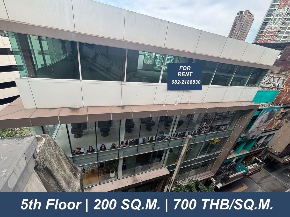 For RentShop HouseOnnut, Udomsuk : 🔥🔥 Best Deal on Sukhumvit Main Road: Commercial space for rent next to BTS Phrakhanong – 0 meter!
📐 Size: 200 SQ.M. | 5th Floor
💰 Rent: 700 THB/SQ.M (~140,000 THB/month)

