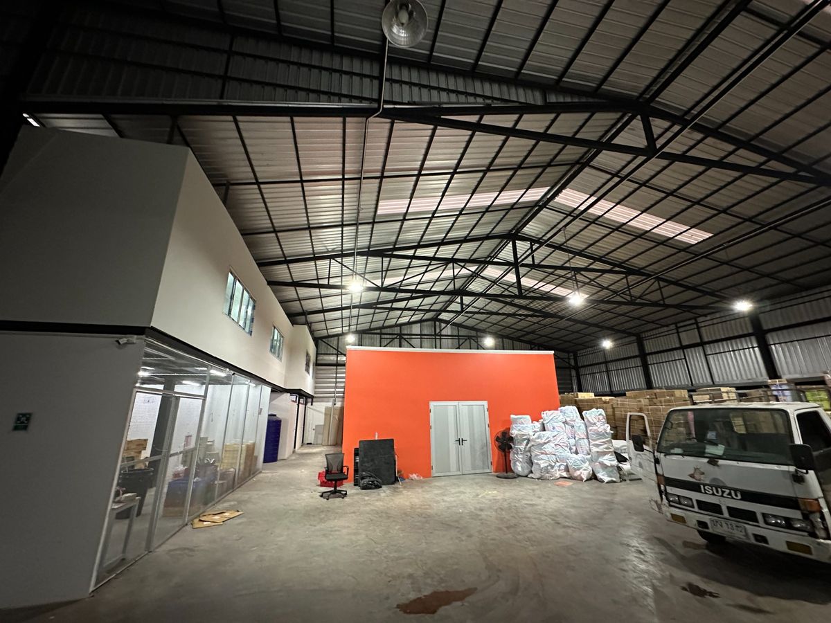 ให้เช่าโกดังเกษตร นวมินทร์ ลาดปลาเค้า : ปล่อยเช่า 📦 โกดัง + ออฟฟิศ 2 ชั้น 📐️ พื้นที่ 900 ตรม ⛳ นวลจันทร์ 21  