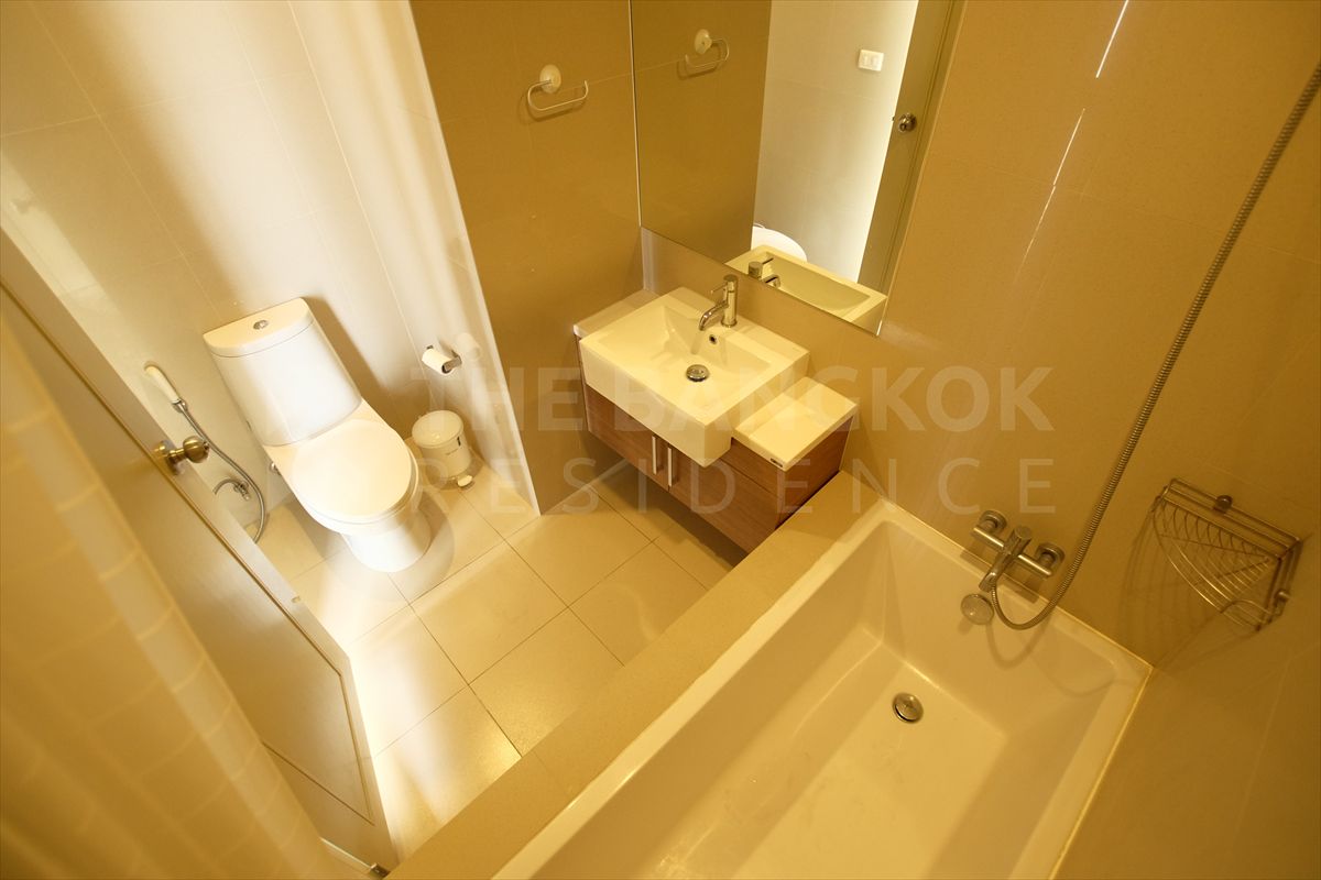 For SaleCondoSukhumvit, Asoke, Thonglor : 🔥 Rare Unit! Extra-Large Condo at Noble Reveal near BTS Thonglo