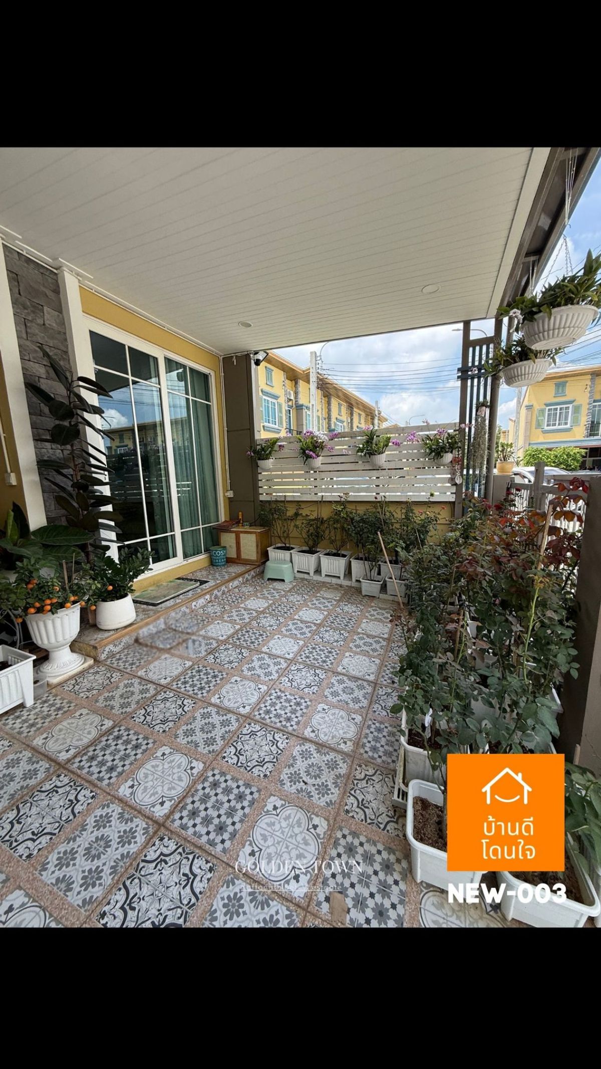 For SaleTownhomeNonthaburi, Bang Yai, Bangbuathong : Golden Town Rattanathibet-Westgate Townhome (17.6 sq wah) 3 bedrooms, 2 bathrooms, corner unit, extended kitchen, fully furnished