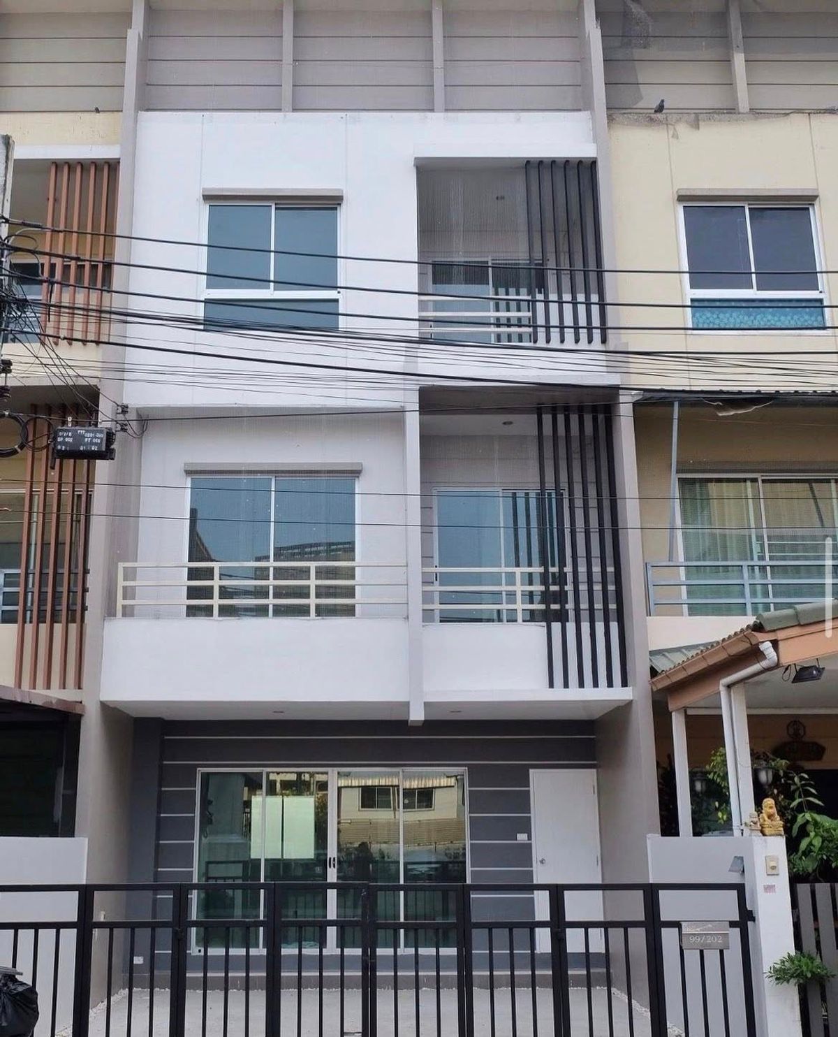 ให้เช่าทาวน์โฮมพระราม 5 ราชพฤกษ์ บางกรวย : ให้เช่าทาวน์โฮม 3 ชั้น Tempo Town ใกล้ MRT บางรักน้อยท่าอิฐเพียง 700ม.