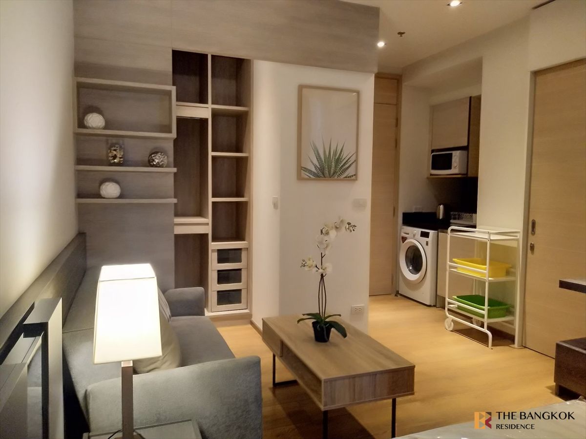 ขายคอนโดสุขุมวิท อโศก ทองหล่อ : Stylish Studio for Sale at Park 24 5.5M | Fully Furnished | By Noon