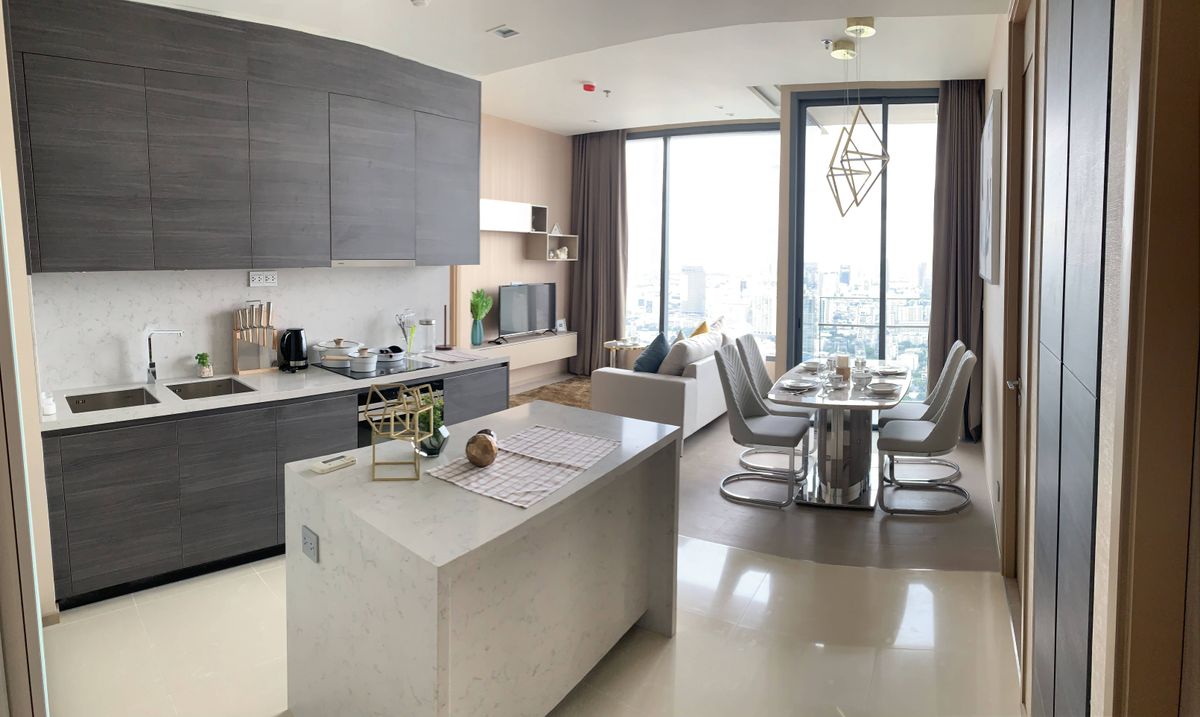 ให้เช่าคอนโดสุขุมวิท อโศก ทองหล่อ : Condo for Rent :   The Esse Asoke  room size:  75 sqm  Room Type: 2 bedroom 2 bathroom  Room Floor: 49th   Fully furnish and electrical machines.  Rental fee : 80,000 Baht/month contract 1 year 