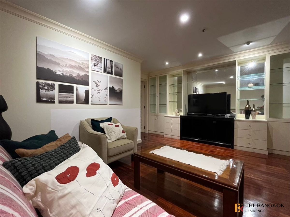 For SaleCondoSukhumvit, Asoke, Thonglor : Spacious, airy comfortable unit at Baan Suanpetch near BTS Phrom Phong