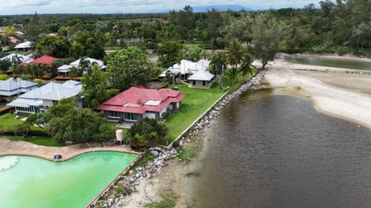 For SaleHouseRayong : Rock Garden, detached house next to the sea, Rayong, area 197.8 sq m.