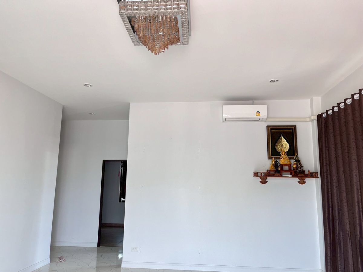 For SaleHouseRatchaburi : Single house for sale, Maple Home Ku Bua, Mueang District, Ratchaburi, Nordic style, first single story, corner house. Location next to the main road