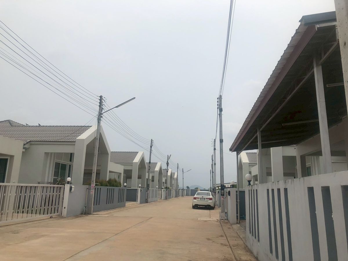 For SaleHouseRatchaburi : Single house for sale, Maple Home Ku Bua, Mueang District, Ratchaburi, Nordic style, first single story, corner house. Location next to the main road