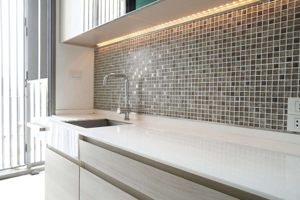 ขายคอนโดวงเวียนใหญ่ เจริญนคร : ✨ คอนโดพรีเมียมติดรถไฟฟ้า ราคาดีสุดในตลาดตอนนี้ The Room BTS Wongwianyai 💯