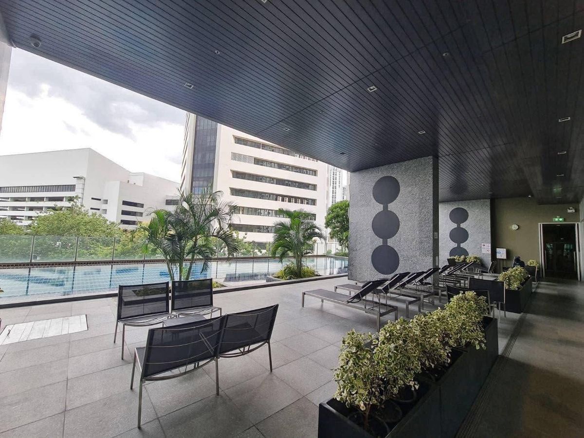 ให้เช่าคอนโดรัชดา ห้วยขวาง : ให้เช่า ✨ Noble Revolve Ratchada 2 ✨ ใกล้ MRT ศูนย์วัฒนธรรม เฟอร์นิเจอร์ และ เครื่องใช้ไฟฟ้าครบ 