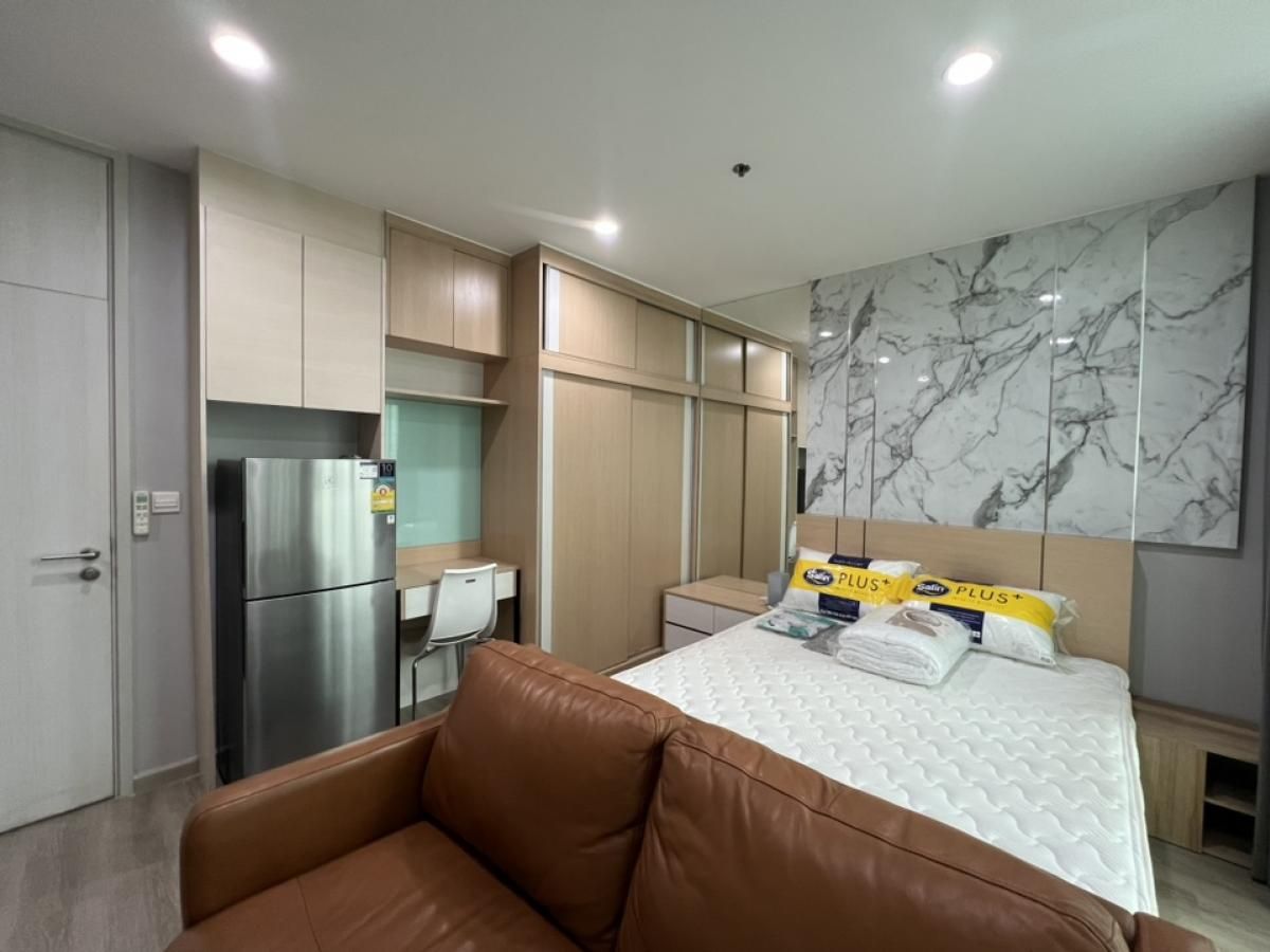 ให้เช่าคอนโดรัชดา ห้วยขวาง : ให้เช่า ✨ Noble Revolve Ratchada 2 ✨ ใกล้ MRT ศูนย์วัฒนธรรม เฟอร์นิเจอร์ และ เครื่องใช้ไฟฟ้าครบ 