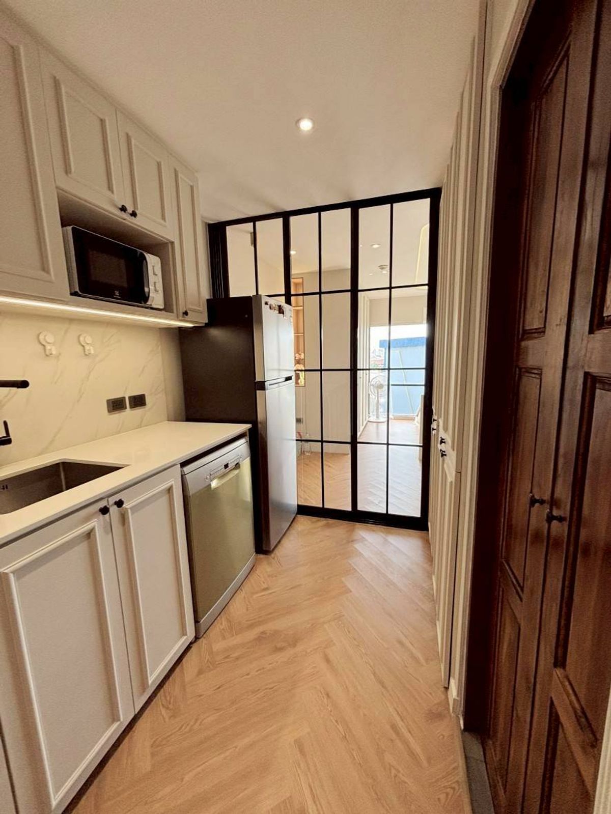 For SaleCondoLadprao, Central Ladprao : Cheap sale, Condo Lat Phrao 35, Supapong Place, 30 sq m., 1 bedroom, 1 kitchen, newly renovated, very beautiful, only 1.69 million.