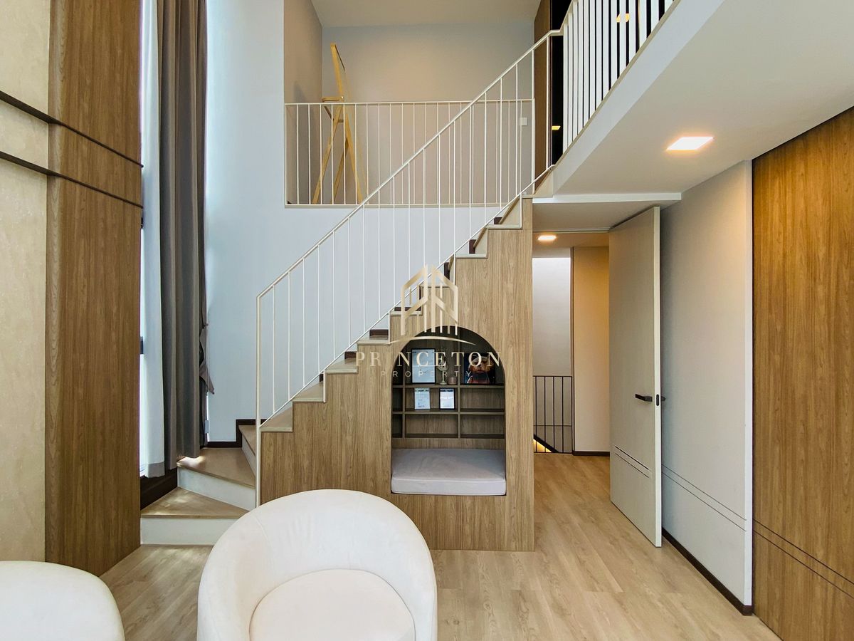 บ้านพัฒนาการ ศรีนครินทร์ : ให้เช่าบ้านหรู 3 ชั้น วีเว่ กรุงเทพกรีฑา ใกล้โรงเรียนนานาชาติเวลลิงตัน (Wellington) 📞092-4252445 Vive Krungthep Kreetha