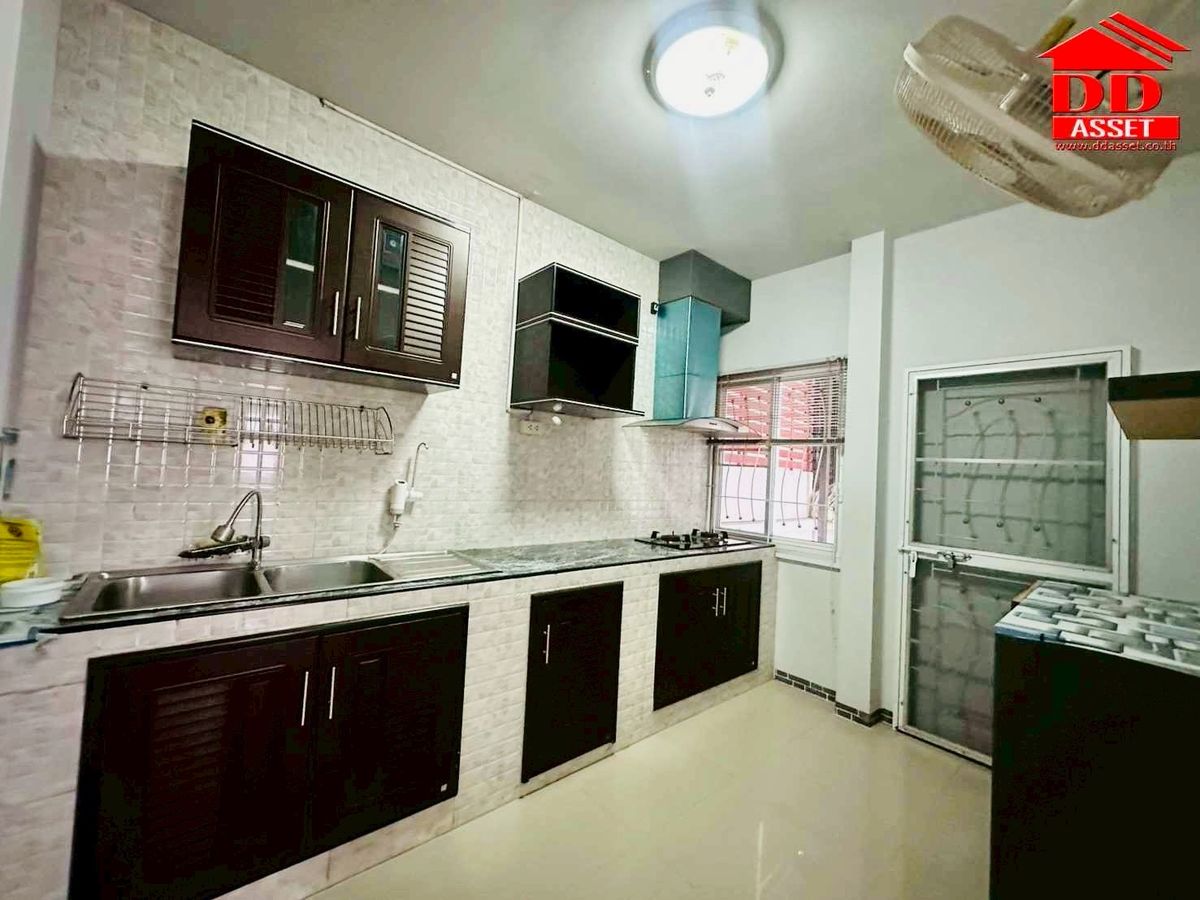 ขายบ้านเยาวราช บางลำพู : ขายบ้าน เต็มสิริวิลเลจ หนองจอก ซอยสัมพันธ์11 ใกล้โลตัสหนองจอก รหัส : H8140