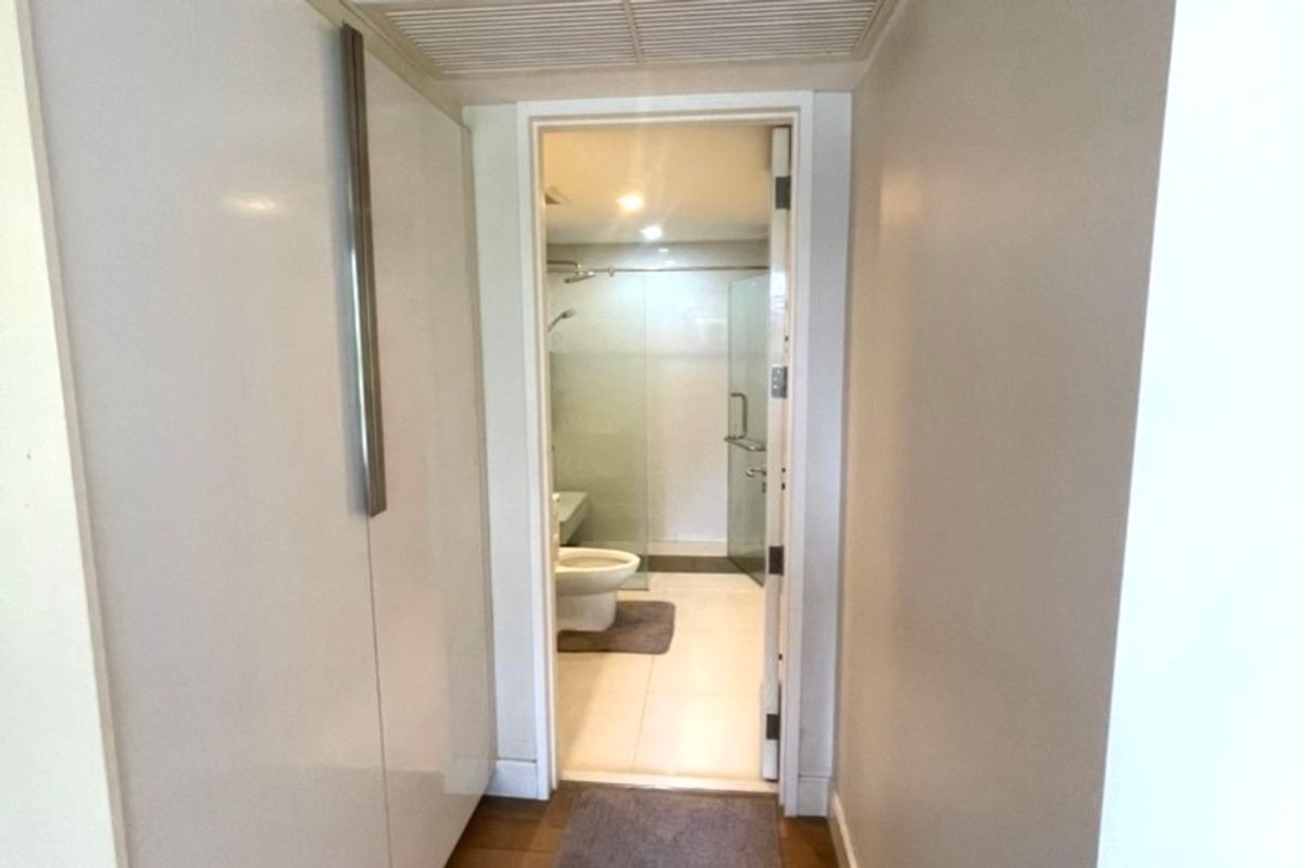 For SaleCondoSathorn, Narathiwat : 🔥 Sale with tenant !! high floor 24++, city view!! 🔥 Code C20251000034..........Collezio Sathorn - Pipat, 1 bedroom, 1 bathroom, furnished, Special Deal!!📣📣