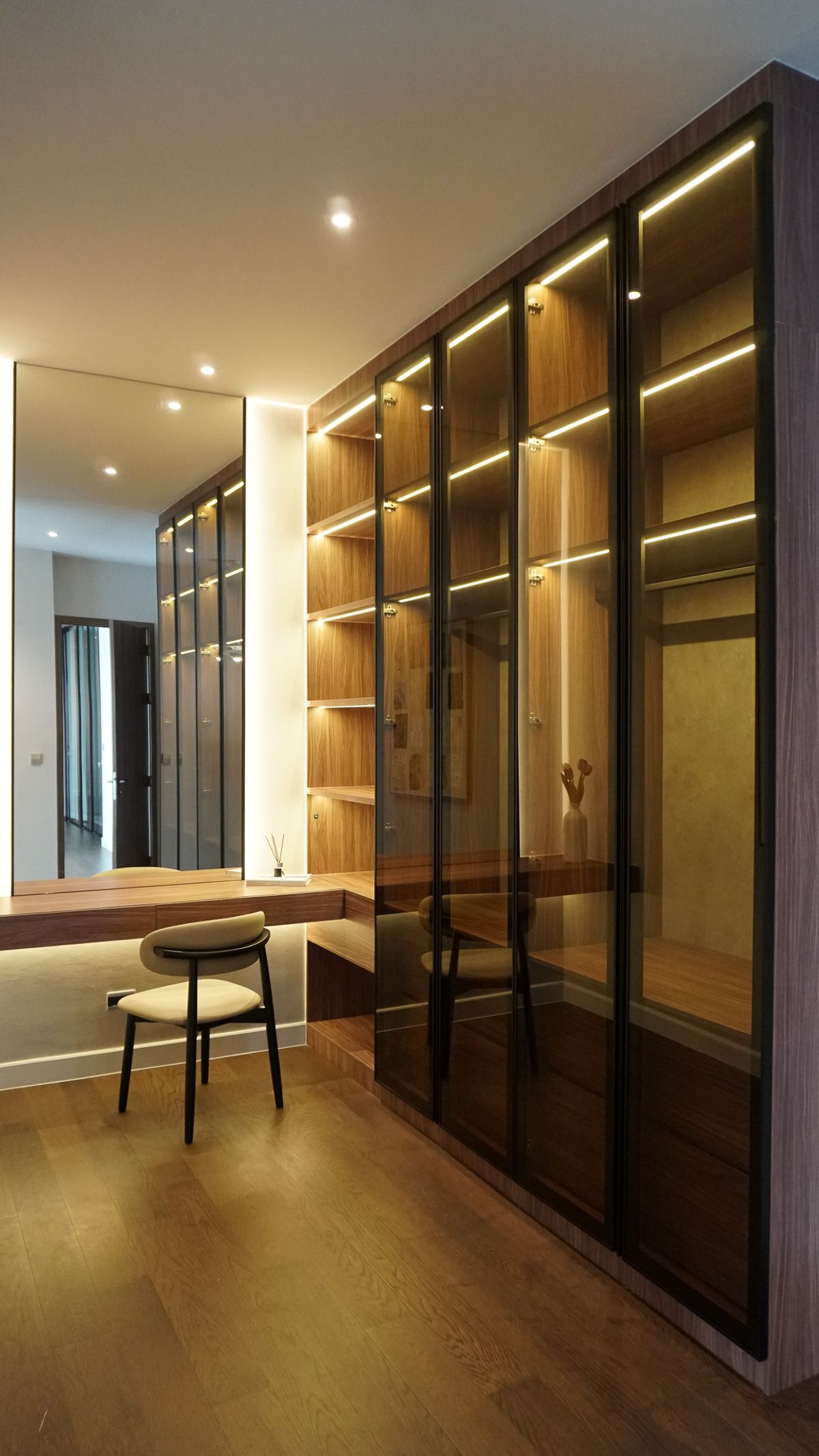 HousePattanakan, Srinakarin : P-2820 Rent/Urgent sale!  Ultra Luxury detached house, Bugann Krungthep Kreetha project, ready to move in.