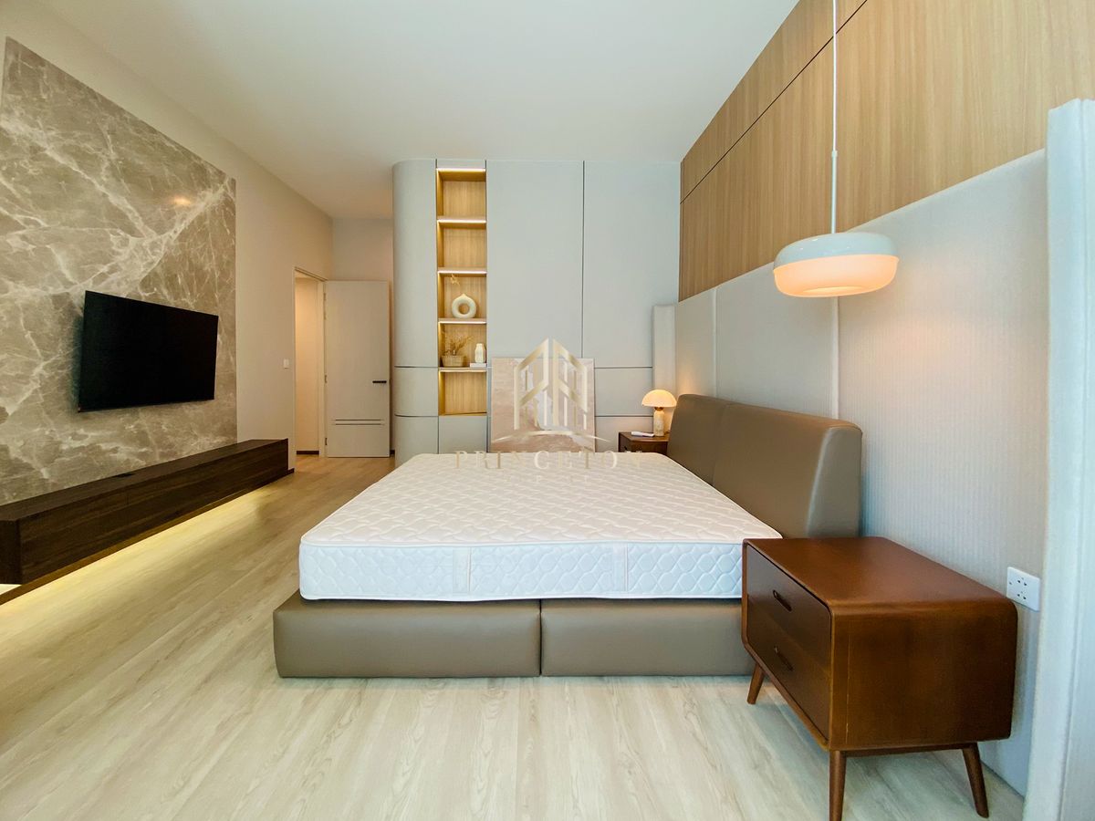 บ้านพัฒนาการ ศรีนครินทร์ : ให้เช่าบ้านหรู 3 ชั้น วีเว่ กรุงเทพกรีฑา ใกล้โรงเรียนนานาชาติเวลลิงตัน (Wellington) 📞092-4252445 Vive Krungthep Kreetha