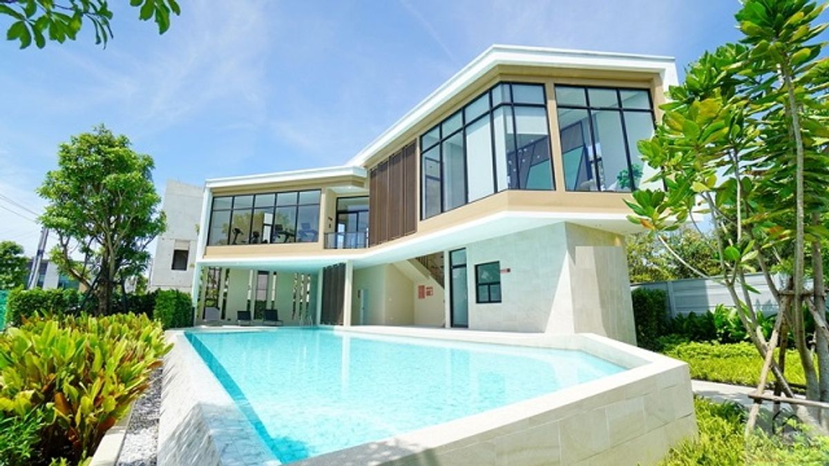 Mother of Mercy DuangKaew Plaza Market 450m. for rent-sale 3-storey townhouse 17 sq.wa. 210 sq.m. wi Loading...