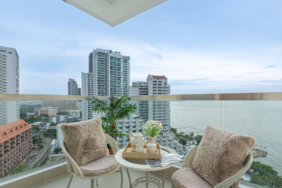 For SaleCondoPattaya, Bangsaen, Chonburi : For sale condo The Palm wongamat beach front pattaya Studio type (S03-2152) 