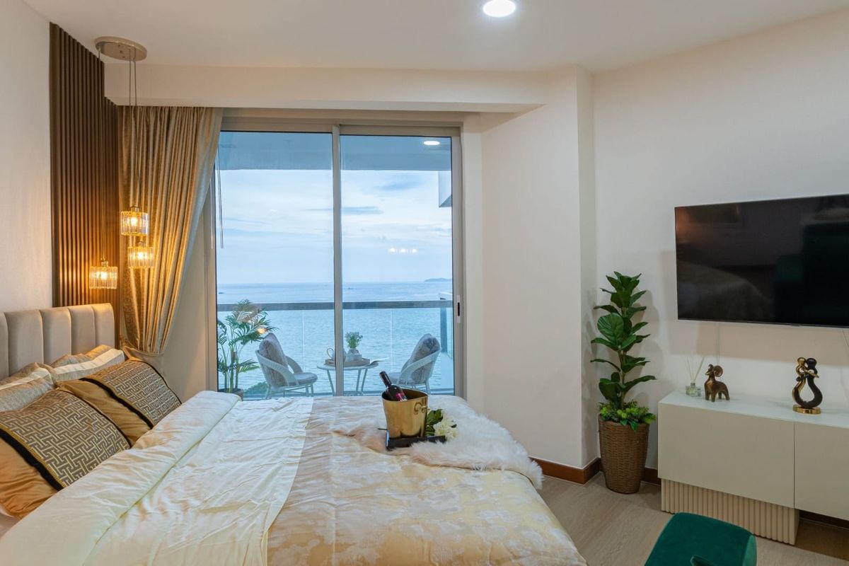 For SaleCondoPattaya, Bangsaen, Chonburi : For sale condo The Palm wongamat beach front pattaya Studio type (S03-2152) 