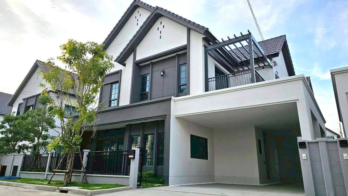HouseBangna, Bearing, Lasalle : P-2824 for rent, for rent/sale, luxurious detached house, ready to move in, move your bags and move in, good location, near Mega Bangna, Centro Bangna Phase 2 project.