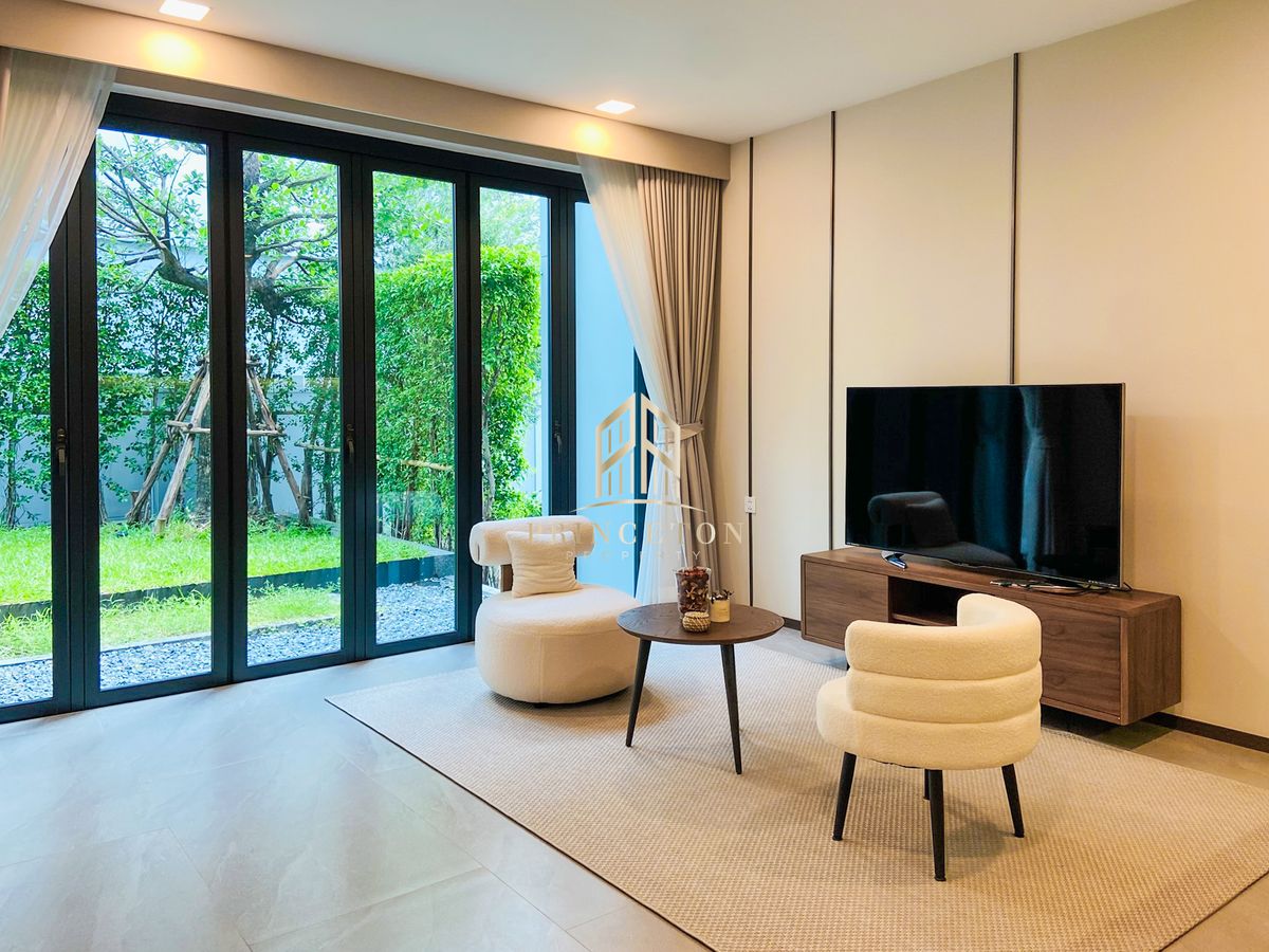 บ้านพัฒนาการ ศรีนครินทร์ : ให้เช่าบ้านหรู 3 ชั้น วีเว่ กรุงเทพกรีฑา ใกล้โรงเรียนนานาชาติเวลลิงตัน (Wellington) 📞092-4252445 Vive Krungthep Kreetha