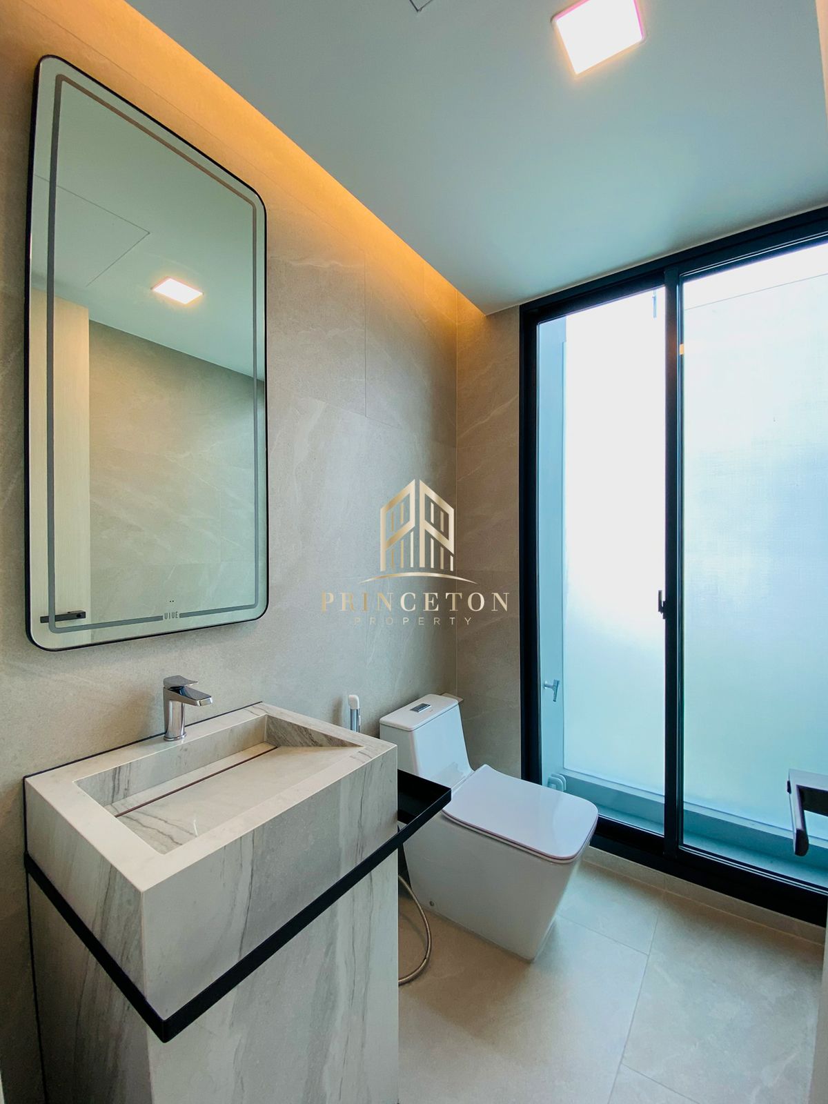 บ้านพัฒนาการ ศรีนครินทร์ : ให้เช่าบ้านหรู 3 ชั้น วีเว่ กรุงเทพกรีฑา ใกล้โรงเรียนนานาชาติเวลลิงตัน (Wellington) 📞092-4252445 Vive Krungthep Kreetha