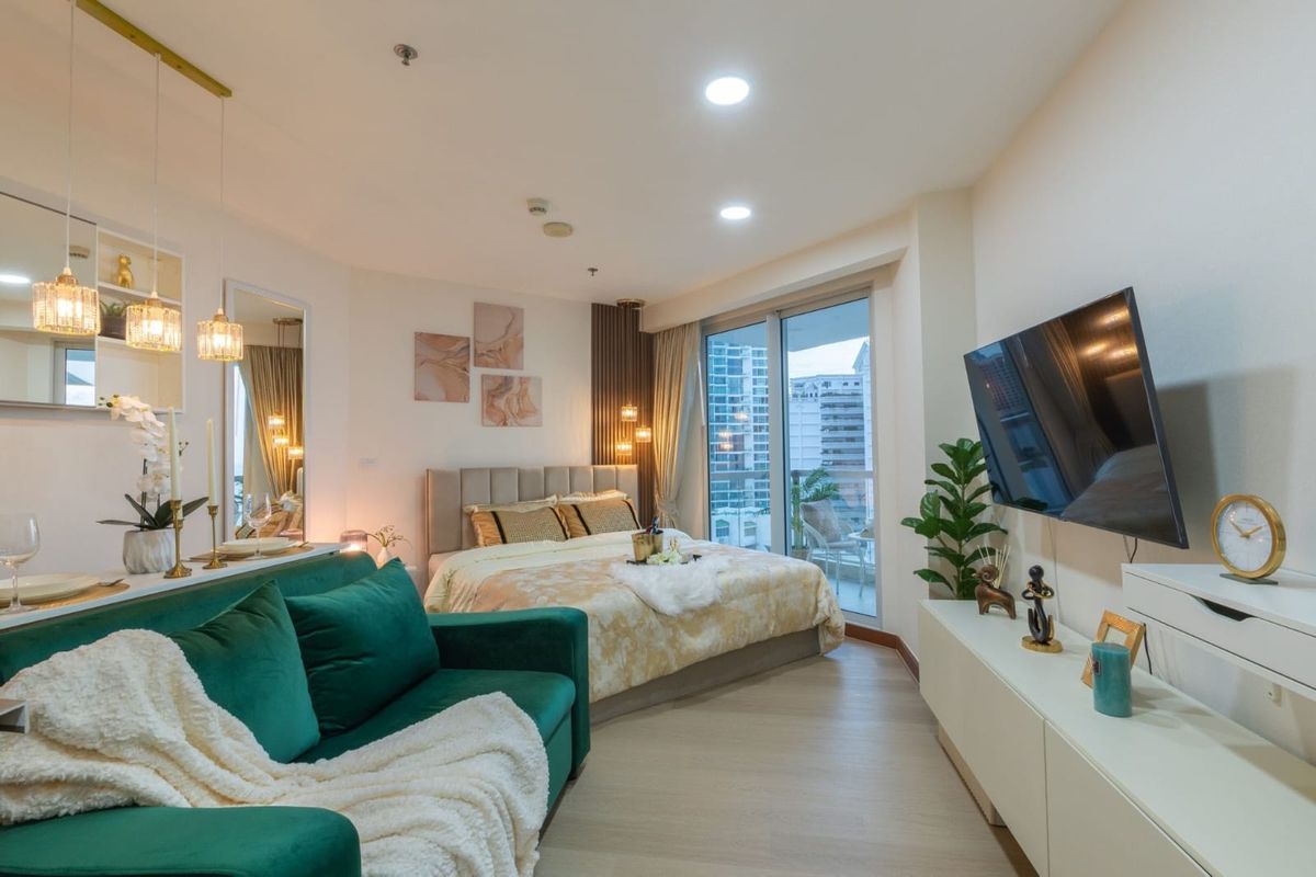 For SaleCondoPattaya, Bangsaen, Chonburi : For sale condo The Palm wongamat beach front pattaya Studio type (S03-2155) 