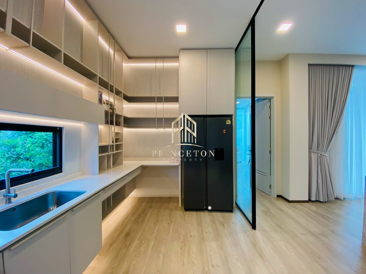 บ้านพัฒนาการ ศรีนครินทร์ : ให้เช่าบ้านหรู 3 ชั้น วีเว่ กรุงเทพกรีฑา ใกล้โรงเรียนนานาชาติเวลลิงตัน (Wellington) 📞092-4252445 Vive Krungthep Kreetha