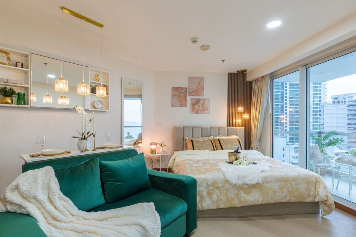 For SaleCondoPattaya, Bangsaen, Chonburi : For sale condo The Palm wongamat beach front pattaya Studio type (S03-2152) 