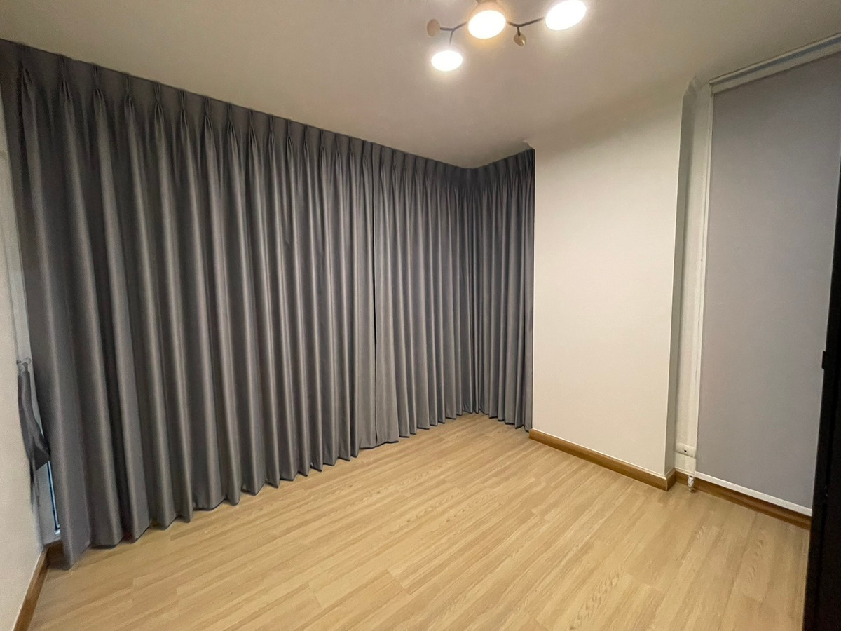 For SaleCondoRatchadapisek, Huaikwang, Suttisan : Hot Deal! Corner Unit at Chateau in town Ratchada 20, 39sqm! Newly Renovated, Near MRT Sutthisan, Best Value!