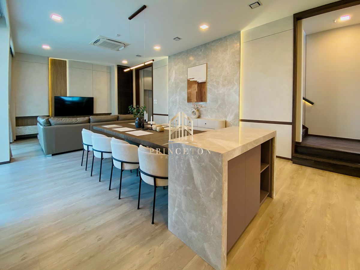 บ้านพัฒนาการ ศรีนครินทร์ : ให้เช่าบ้านหรู 3 ชั้น วีเว่ กรุงเทพกรีฑา ใกล้โรงเรียนนานาชาติเวลลิงตัน (Wellington) 📞092-4252445 Vive Krungthep Kreetha