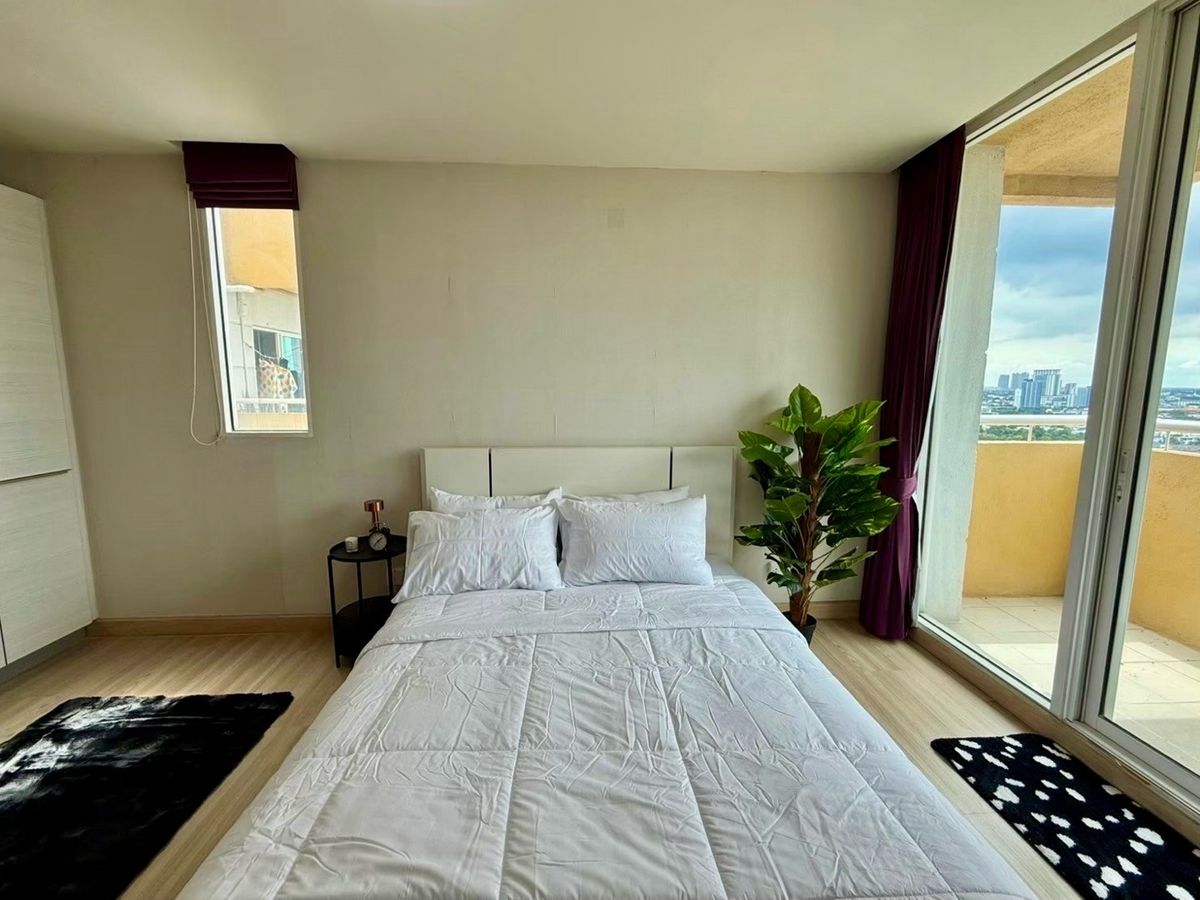 CondoChaengwatana, Muangthong : 2 bedrooms, 1 bathroom, western kitchen, the widest balcony in Muang Thong.