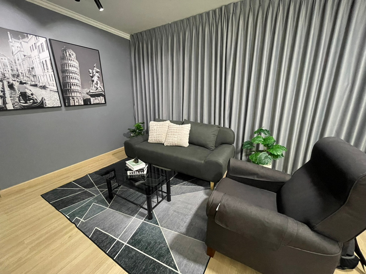 For SaleCondoRatchadapisek, Huaikwang, Suttisan : Hot Deal! Corner Unit at Chateau in town Ratchada 20, 39sqm! Newly Renovated, Near MRT Sutthisan, Best Value!