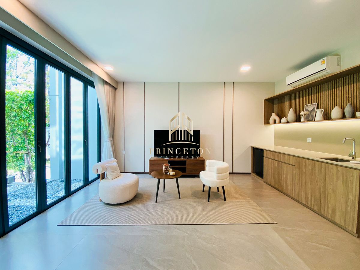 บ้านพัฒนาการ ศรีนครินทร์ : ให้เช่าบ้านหรู 3 ชั้น วีเว่ กรุงเทพกรีฑา ใกล้โรงเรียนนานาชาติเวลลิงตัน (Wellington) 📞092-4252445 Vive Krungthep Kreetha