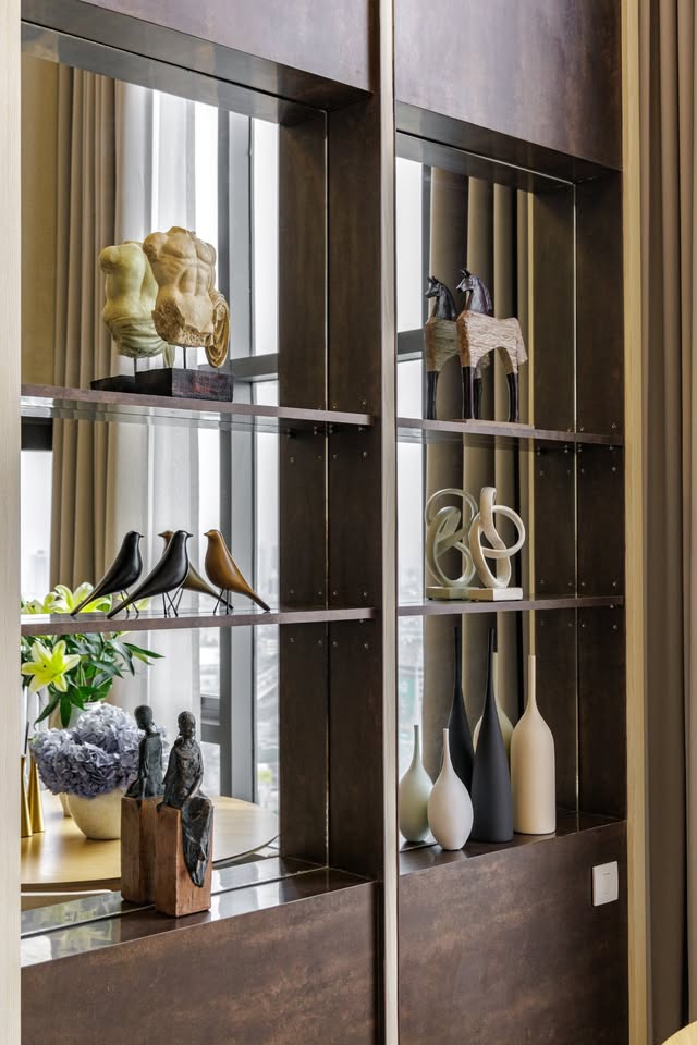 ให้เช่าคอนโดคลองเตย กล้วยน้ำไท : 🔥ให้เช่าด่วน🔥ไลฟ์ พระราม 4-อโศก 2ห้องนอน เพดานสูง ตกแต่งหรู เครื่องใช้ไฟฟ้า+เฟอร์นิเจอร์ครบพร้อมเข้าอยู่ 