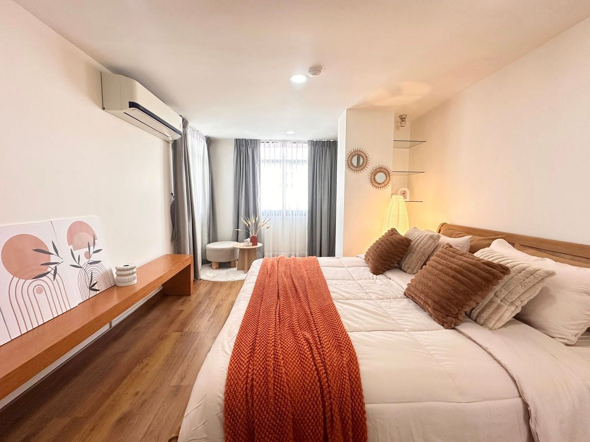 For RentCondoSilom, Saladaeng, Bangrak : 🌿Green Point Silom Condo – Low Rise in the Heart of Silom