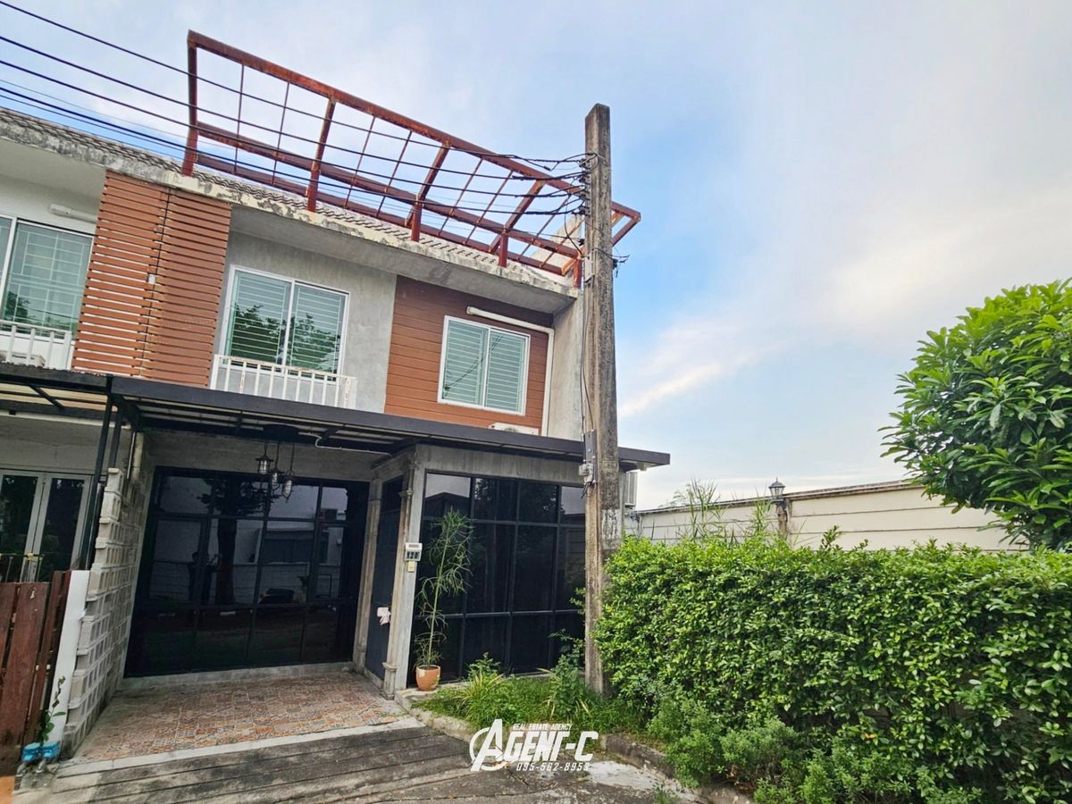 ขายทาวน์โฮมเกษตร นวมินทร์ ลาดปลาเค้า : อารียา เดอะคัลเลอร์ 2 เกษตร-นวมินทร์  *บ้านหลังมุม เนื้อที่ 26.3ตรว ฟังก์ชัน 3 ห้องนอน 2 ห้องน้ำ 1ที่จอดรถ ตกแต่งสไตล์ Loft เท่ห์ๆ อาทๆ ทำเลดีใกล้ ม.เกษตร และเซ็นทรัล รามอินทรา