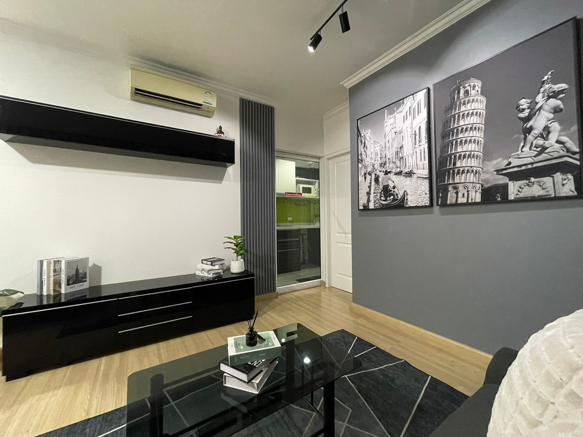 For SaleCondoRatchadapisek, Huaikwang, Suttisan : Hot Deal! Corner Unit at Chateau in town Ratchada 20, 39sqm! Newly Renovated, Near MRT Sutthisan, Best Value!