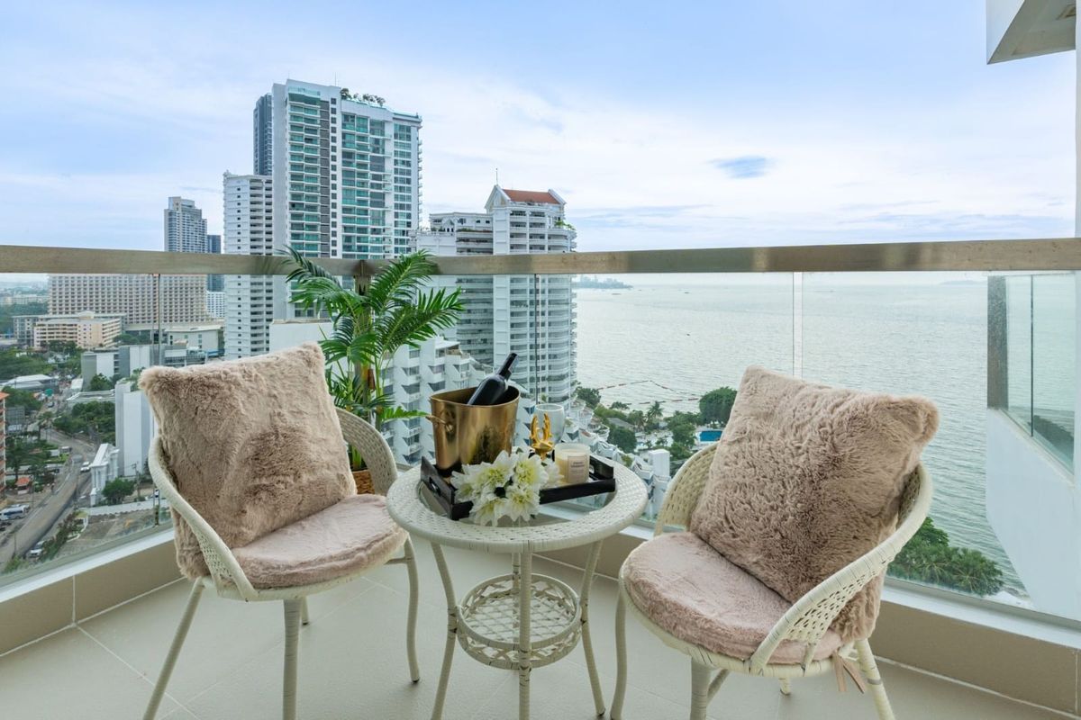 For SaleCondoPattaya, Bangsaen, Chonburi : For sale condo The Palm wongamat beach front pattaya Studio type (S03-2152) 