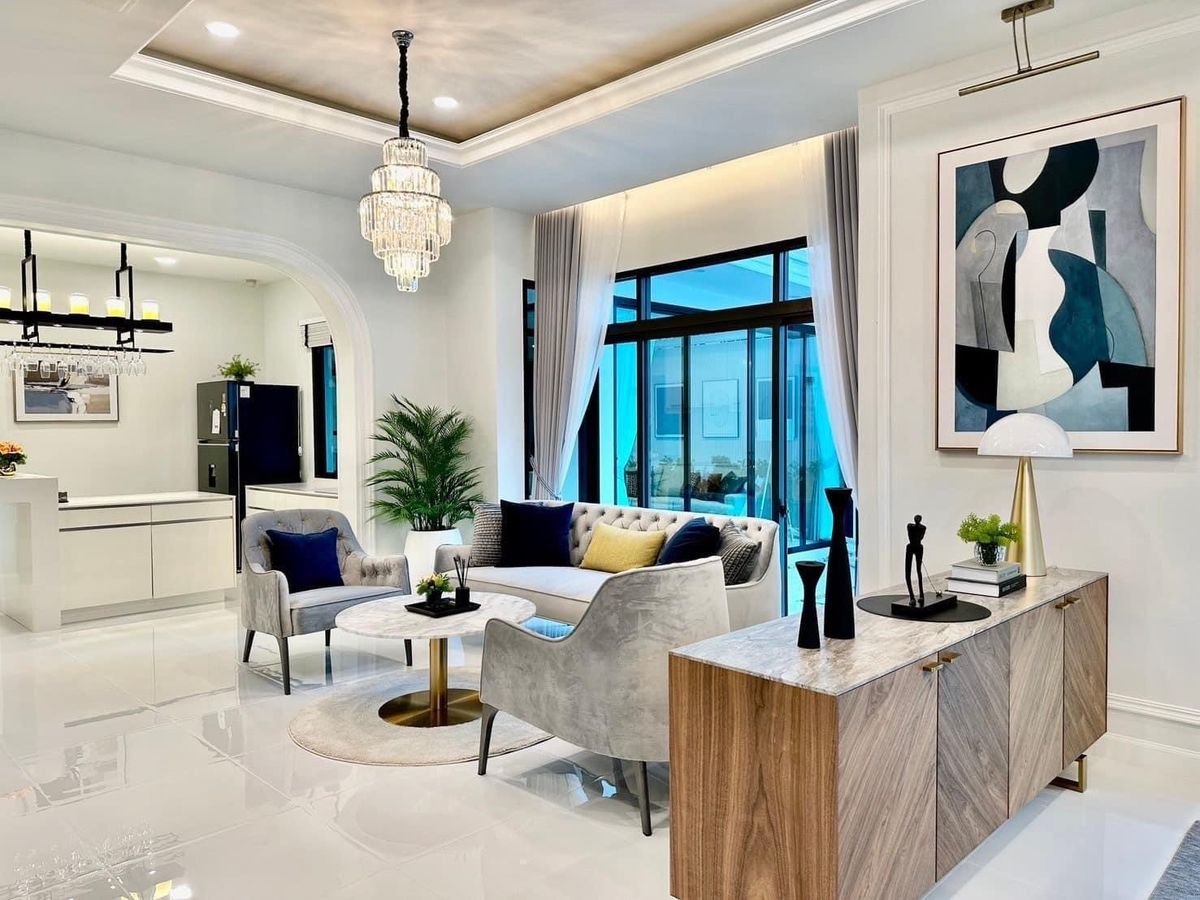 For RentHouseLadkrabang, Suwannaphum Airport : P-2821 Beautiful, luxurious house, pool villa, has a swimming pool in the house. With built-in furniture Near Suvarnabhumi, ready to move in, Perfect Masterpiece Sukhumvit 77.